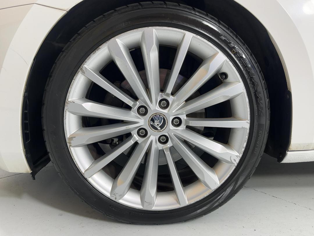 Photo '10' of Skoda Superb