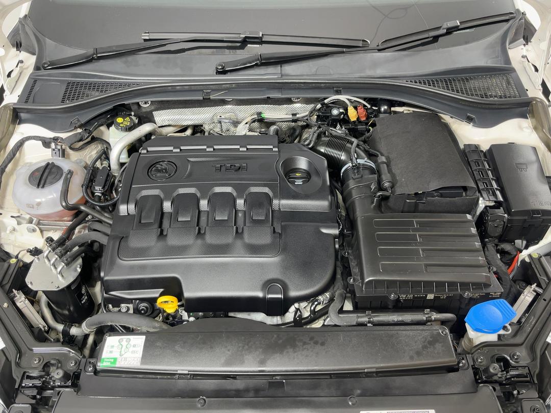 Photo '13' of Skoda Superb