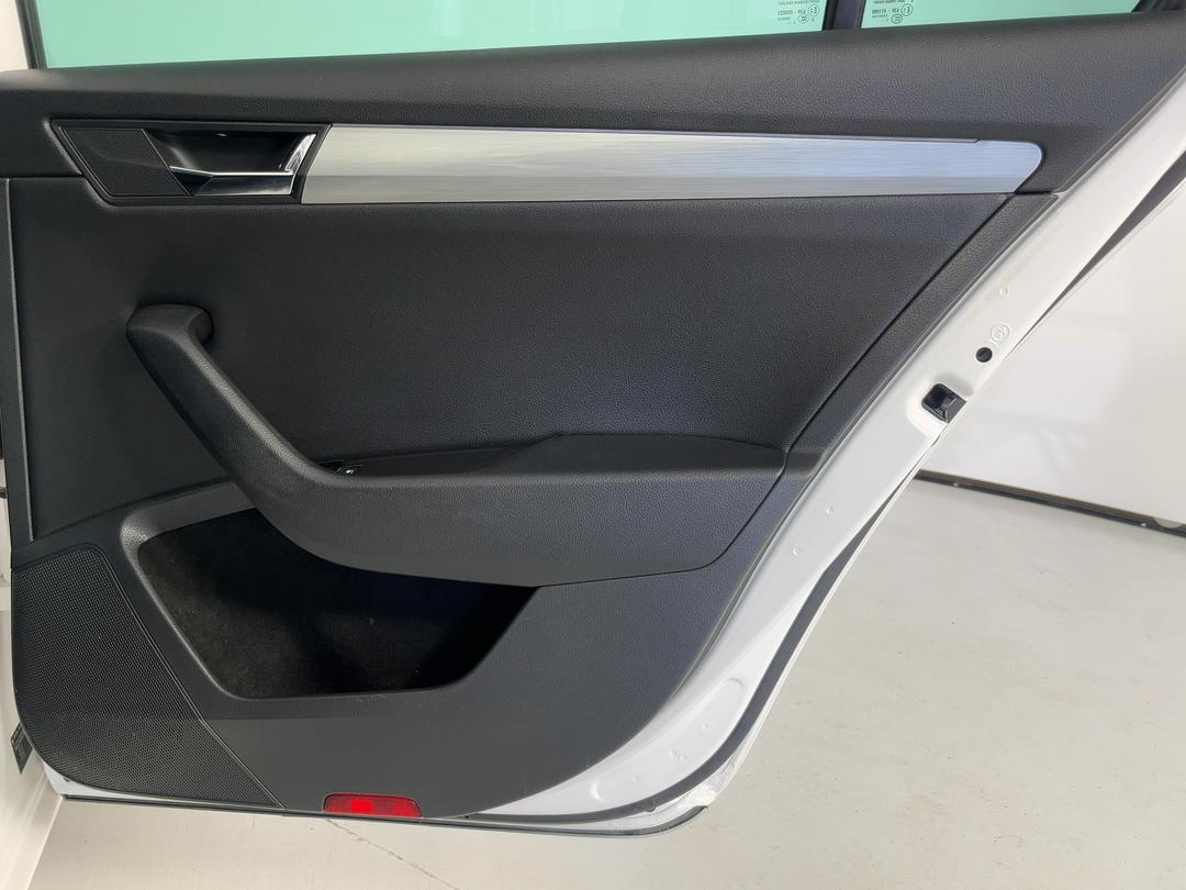 Photo '19' of Skoda Superb
