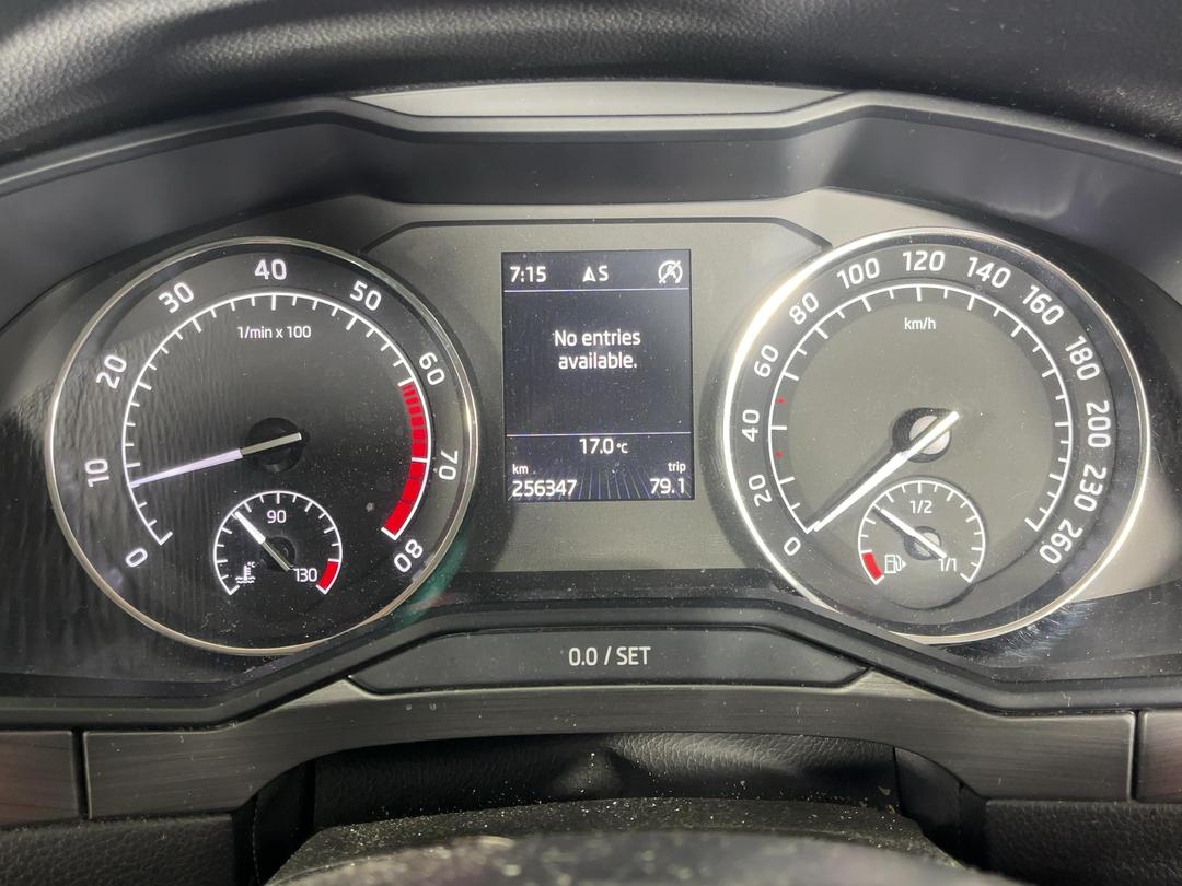 Photo '21' of Skoda Superb