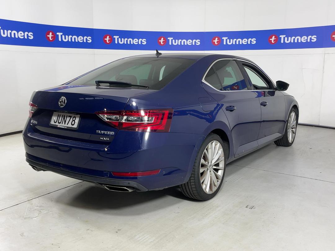 Photo '7' of Skoda Superb