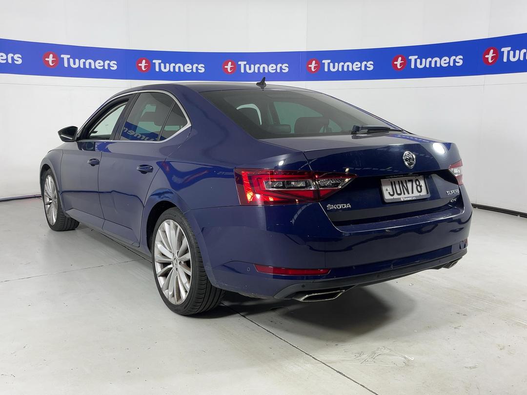 Photo '5' of Skoda Superb