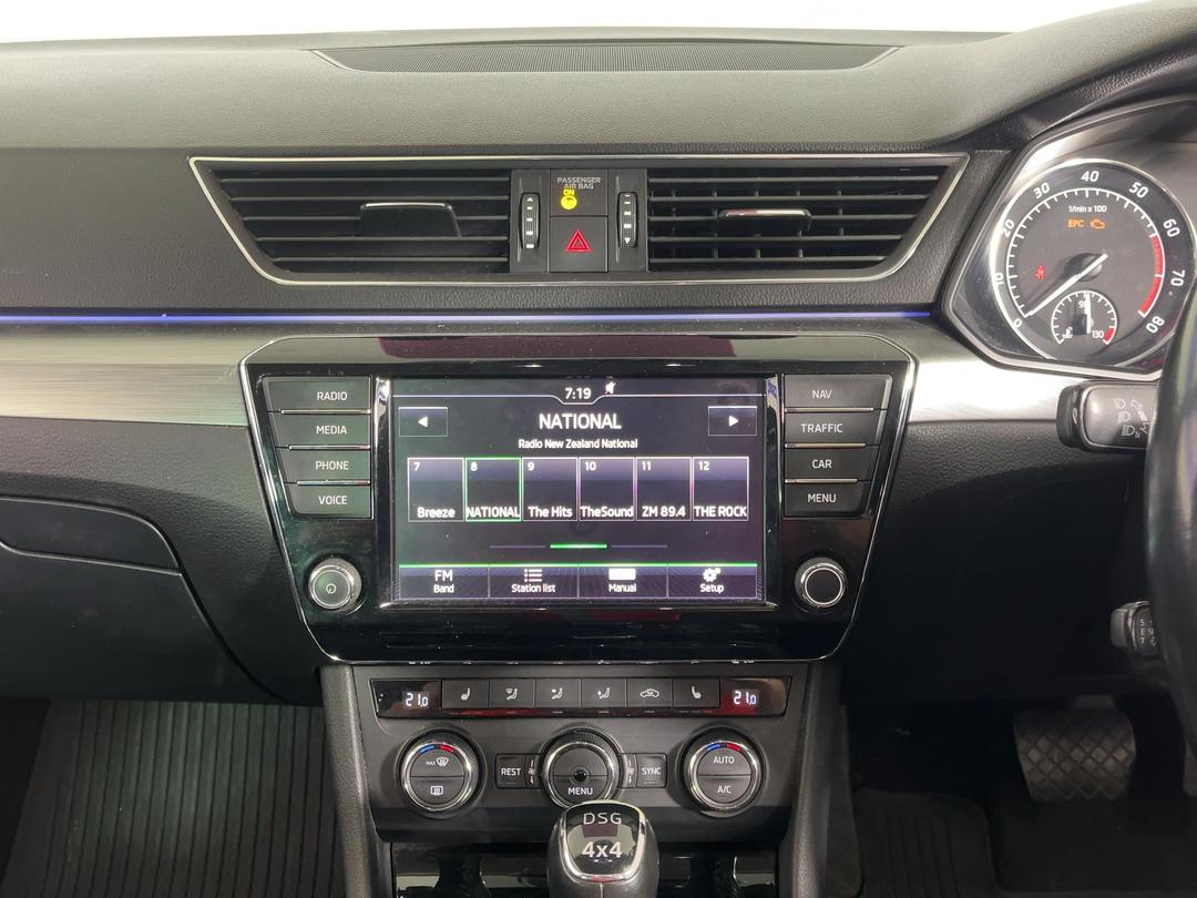 Photo '18' of Skoda Superb