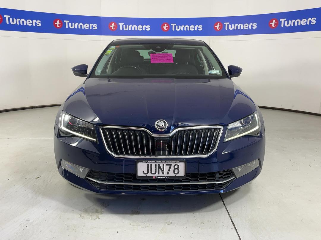 Photo '2' of Skoda Superb