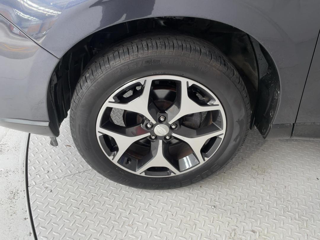 Photo '10' of Subaru Forester