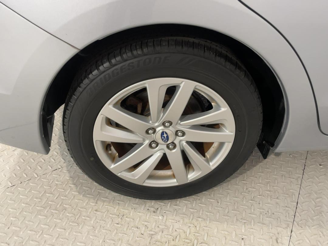 Photo '12' of Subaru Impreza