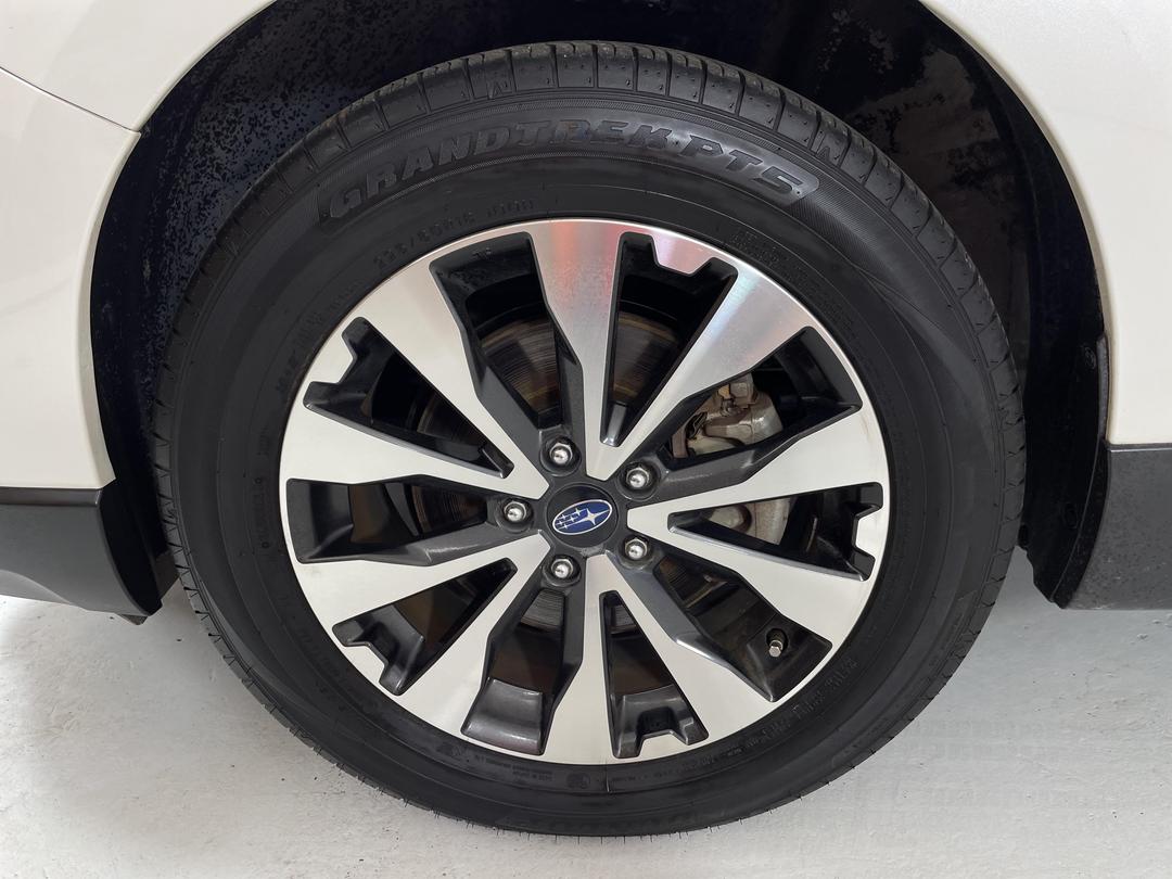 Photo '10' of Subaru Outback