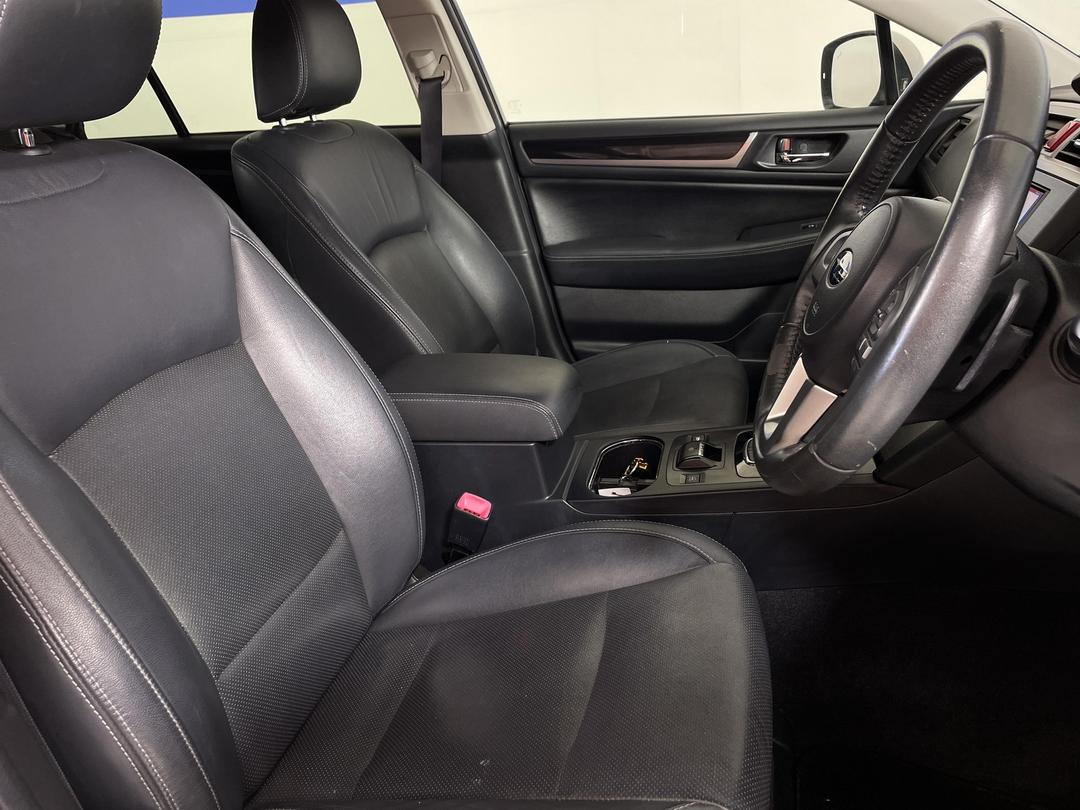 Photo '16' of Subaru Outback