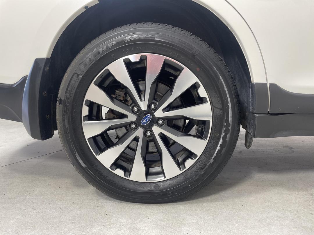 Photo '12' of Subaru Outback