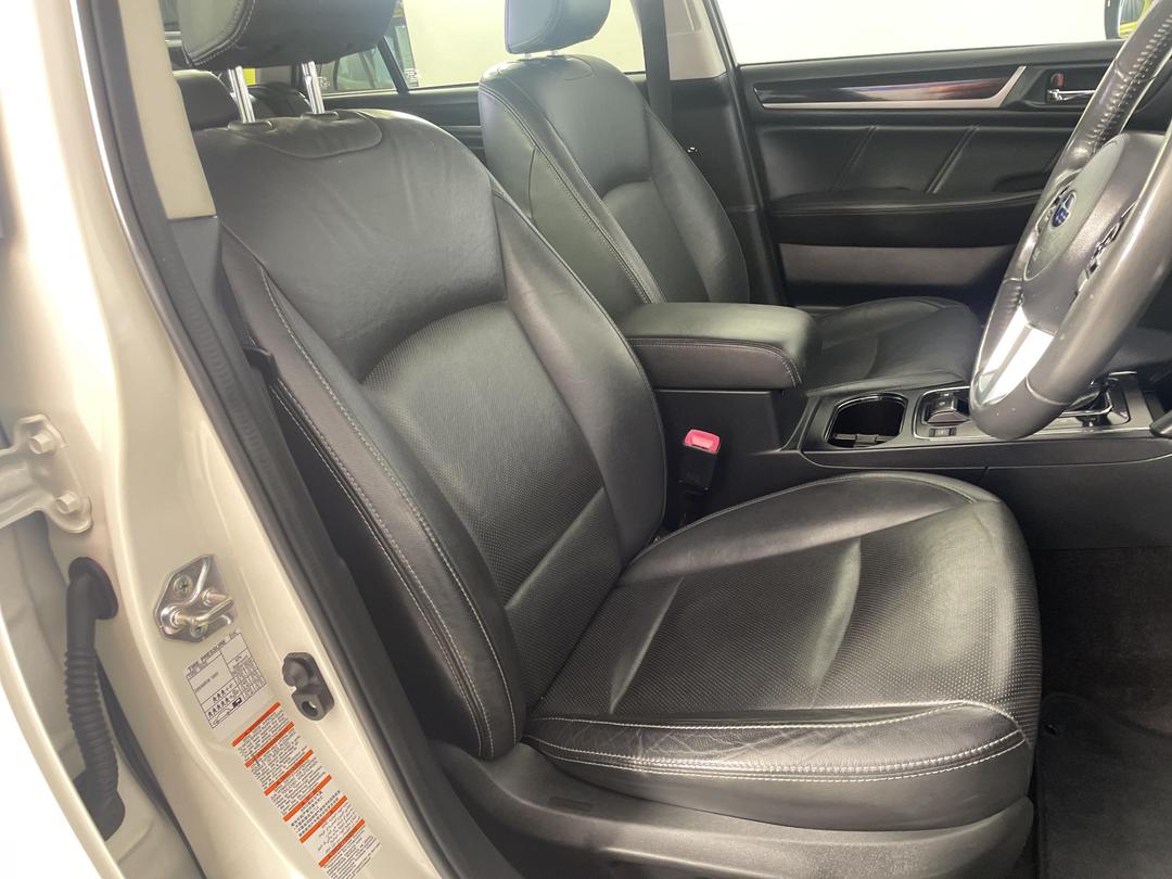 Photo '16' of Subaru Outback