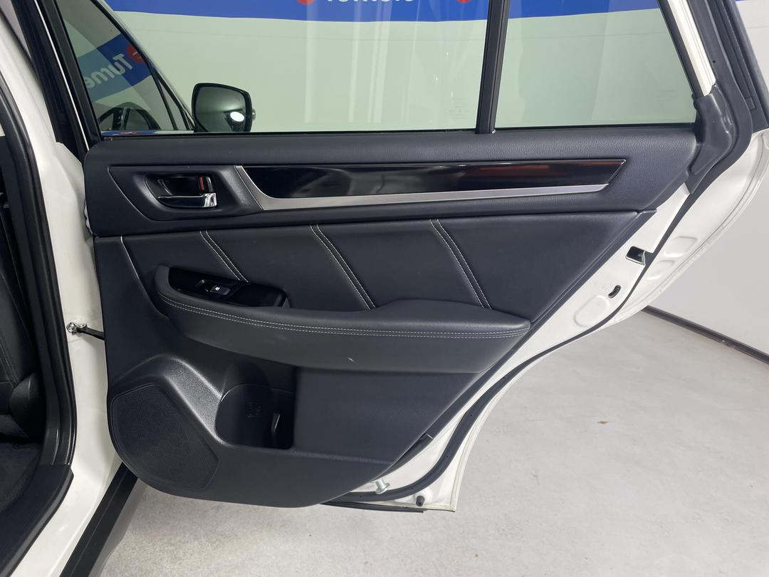 Photo '19' of Subaru Outback