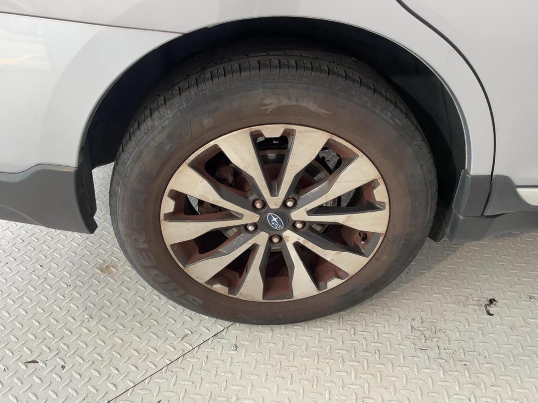 Photo '12' of Subaru Outback
