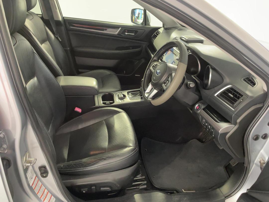 Photo '16' of Subaru Outback