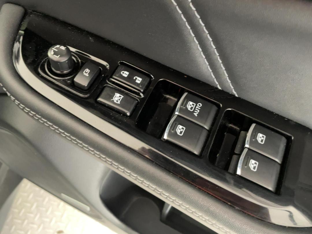 Photo '24' of Subaru Outback