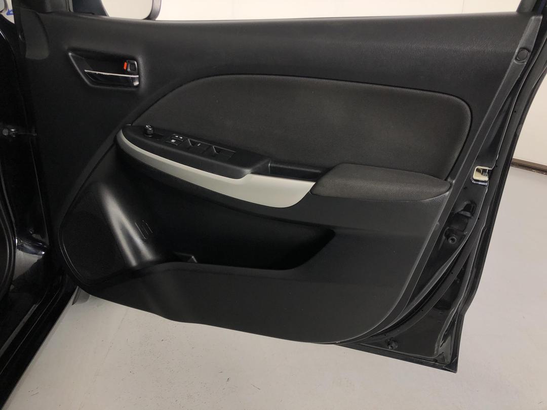 Photo '15' of Suzuki Baleno