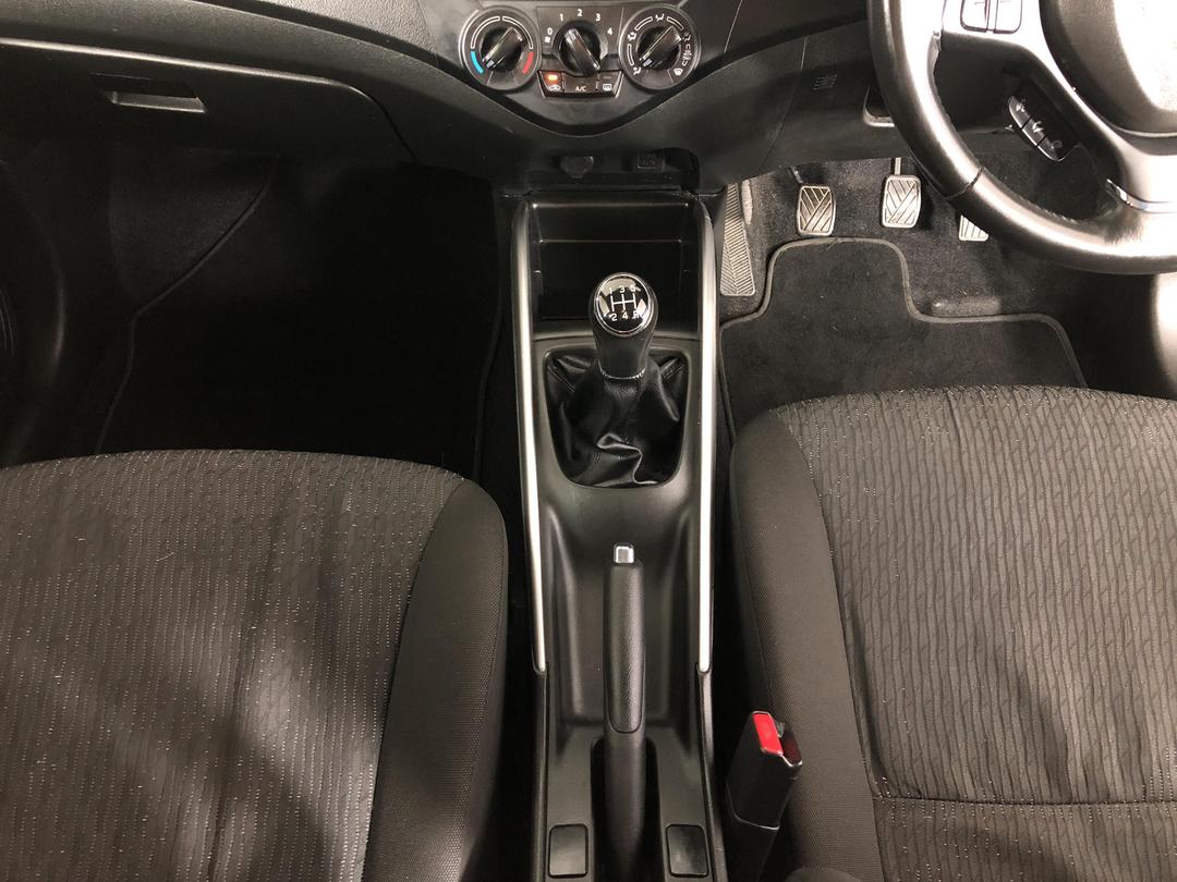 Photo '18' of Suzuki Baleno