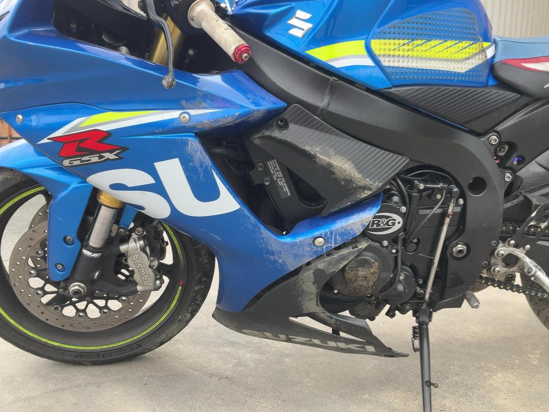 Photo '9' of Suzuki GSX-R750 Photo '9' of Suzuki GSX-R750