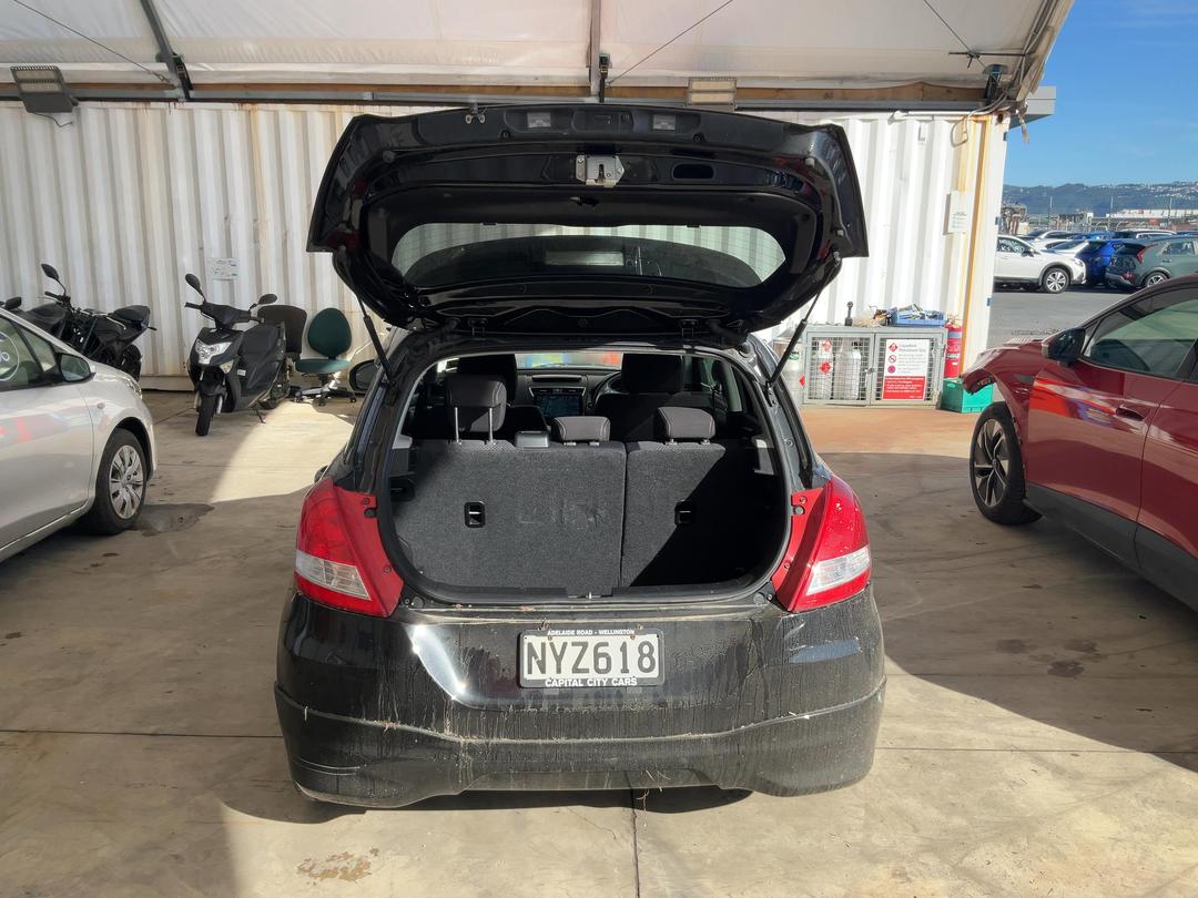 Photo '10' of Suzuki Swift RS