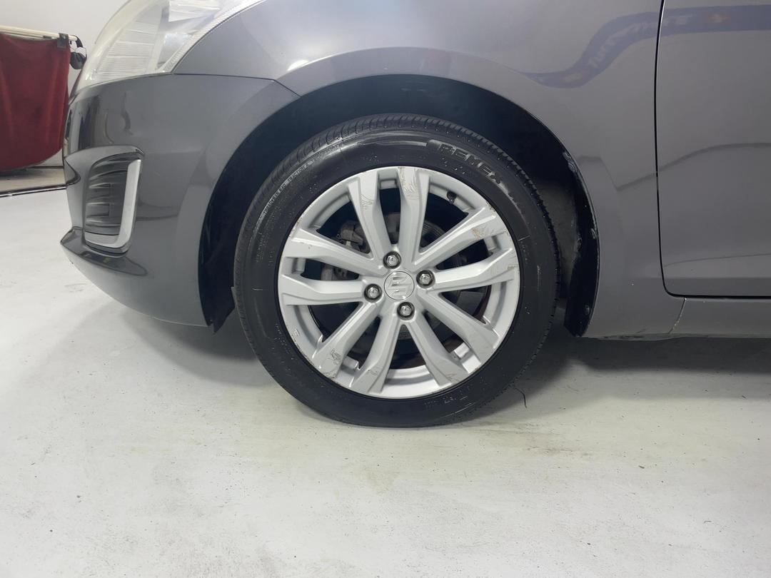 Photo '10' of Suzuki Swift