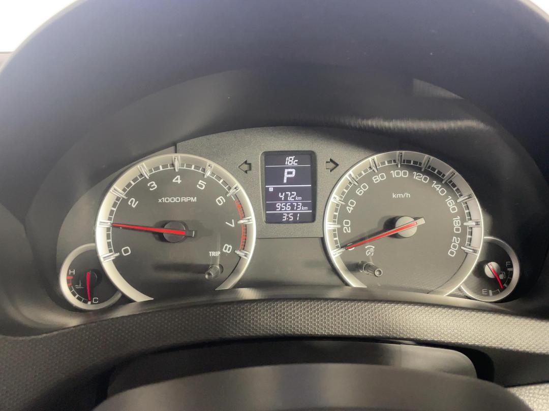 Photo '21' of Suzuki Swift