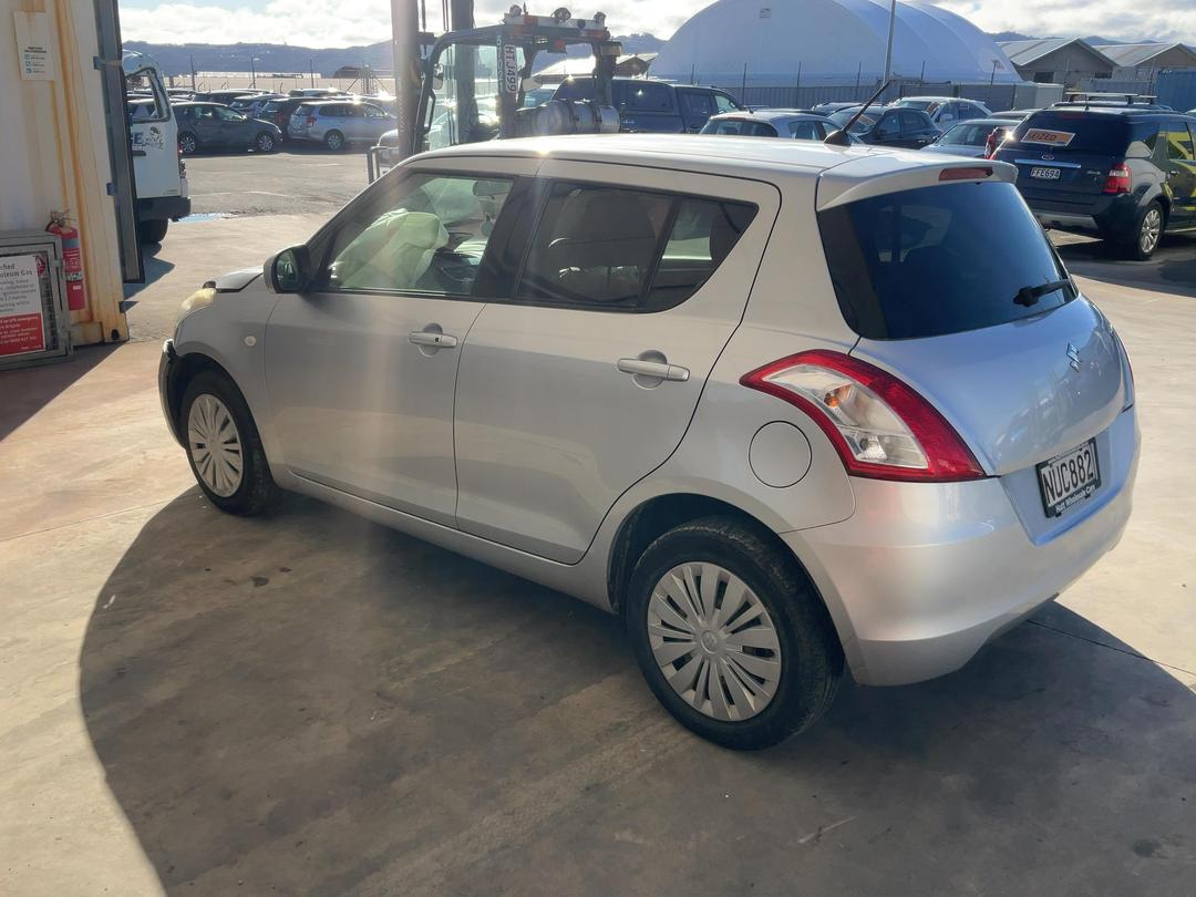 Photo '6' of Suzuki Swift