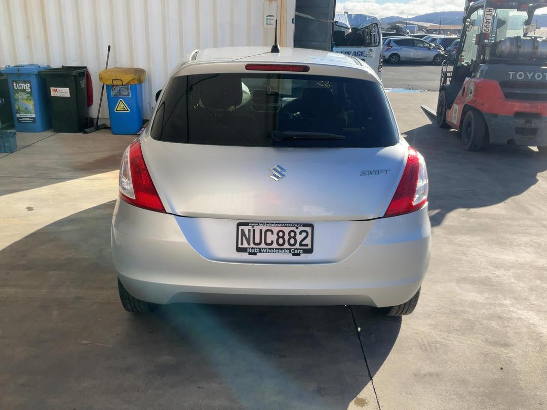 Photo '7' of Suzuki Swift