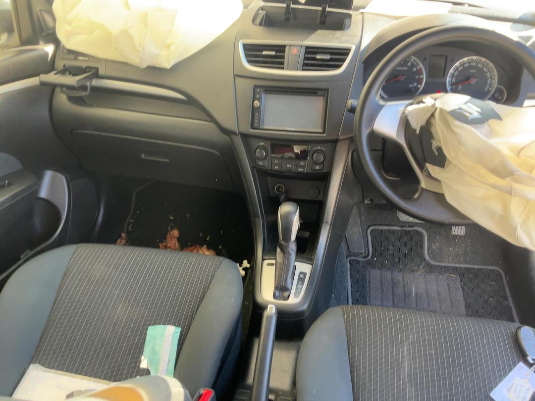 Photo '16' of Suzuki Swift