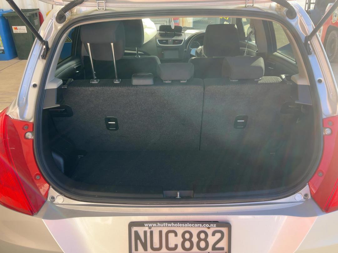Photo '21' of Suzuki Swift