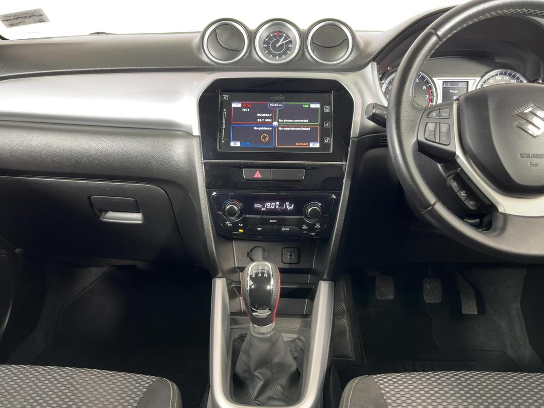 Photo '18' of Suzuki Vitara