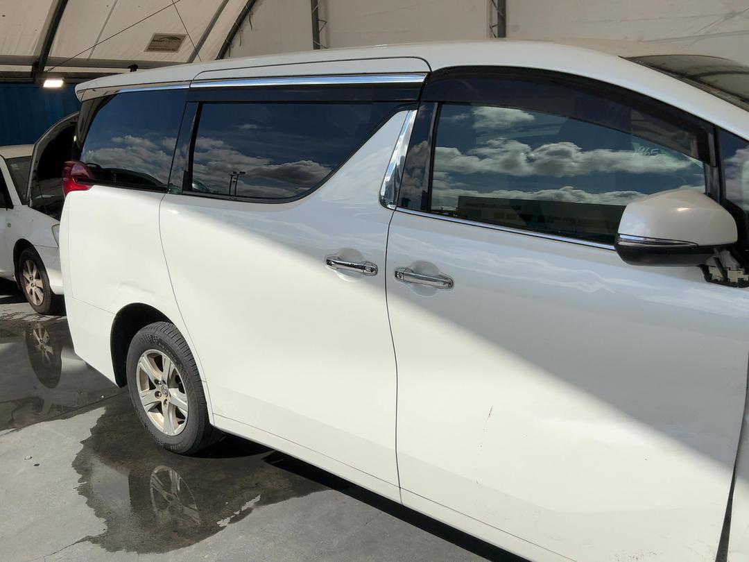 Photo '2' of Toyota Alphard Vellfire Photo '2' of Toyota Alphard Vellfire