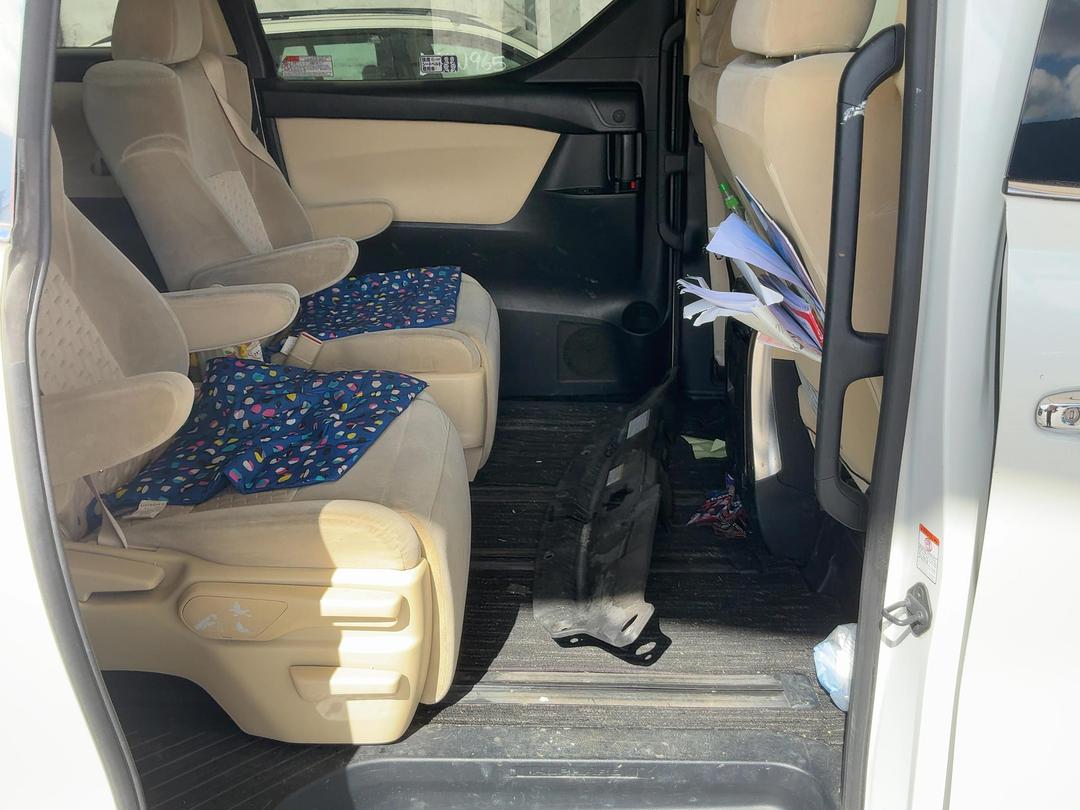 Photo '17' of Toyota Alphard Vellfire Photo '17' of Toyota Alphard Vellfire