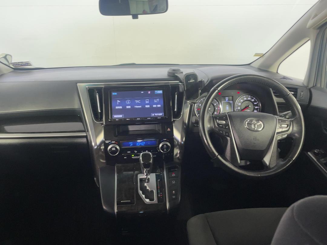Photo '17' of Toyota Alphard