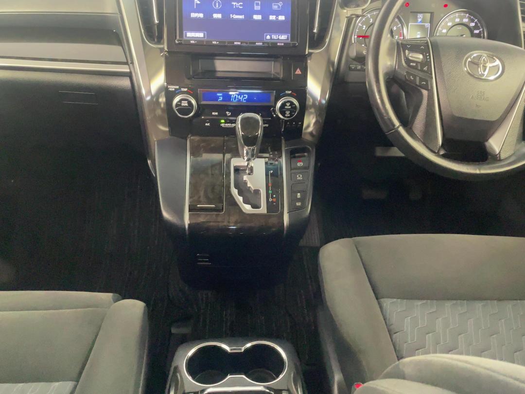 Photo '18' of Toyota Alphard