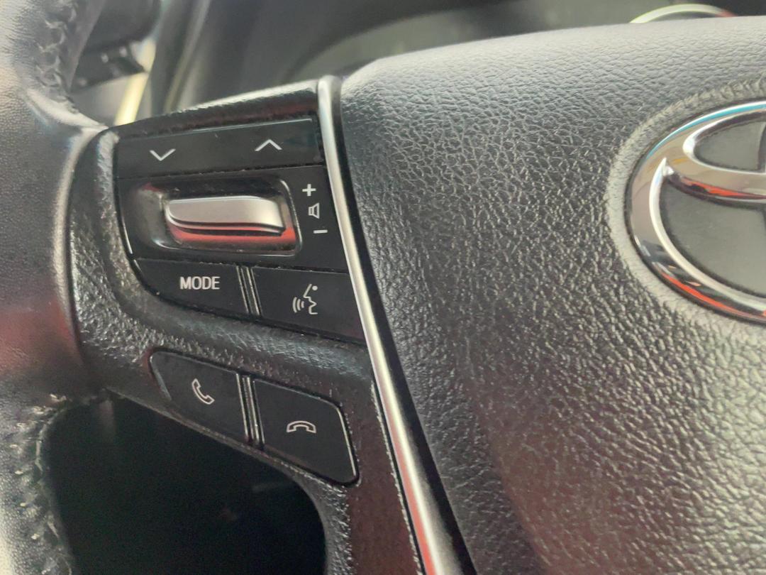 Photo '26' of Toyota Alphard