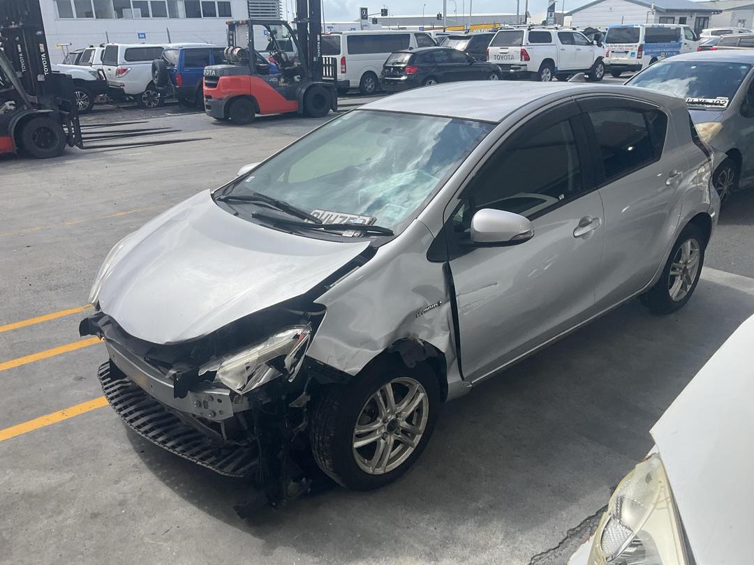 Photo '6' of Toyota Aqua Hybrid