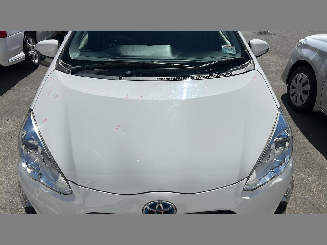 Photo '4' of Toyota Aqua Hybrid
