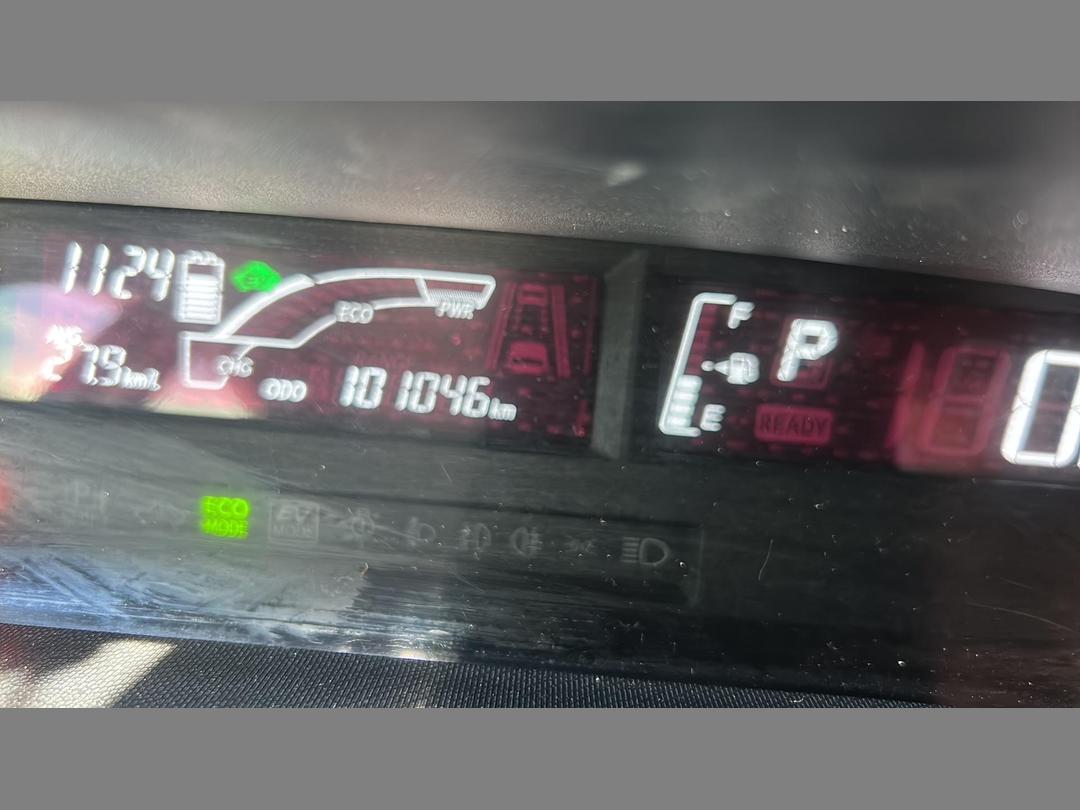 Photo '12' of Toyota Aqua Hybrid