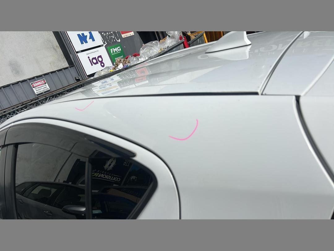 Photo '13' of Toyota Aqua Hybrid