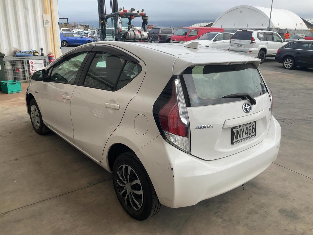 Photo '4' of Toyota Aqua