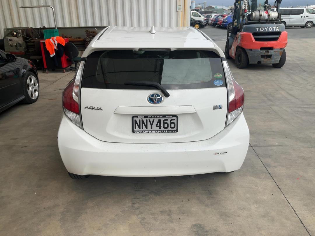 Photo '5' of Toyota Aqua