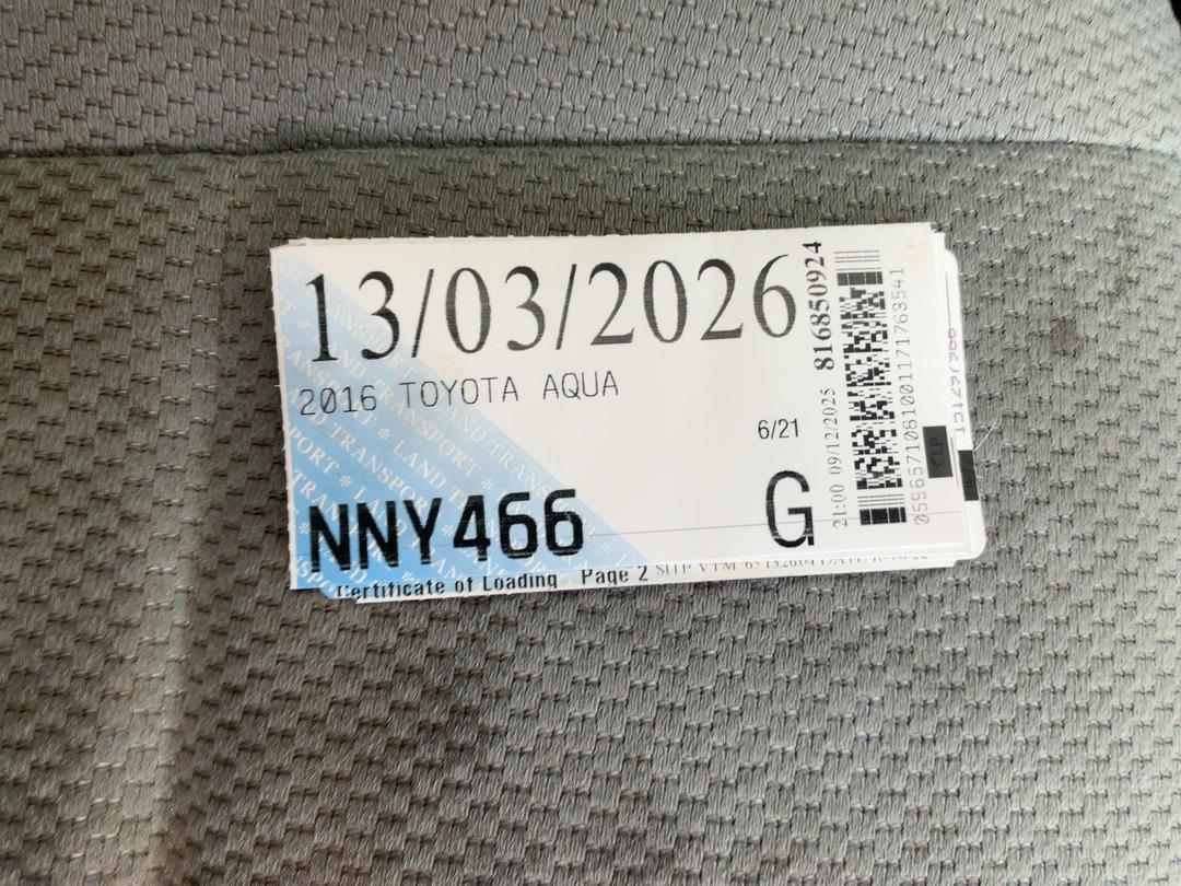 Photo '12' of Toyota Aqua