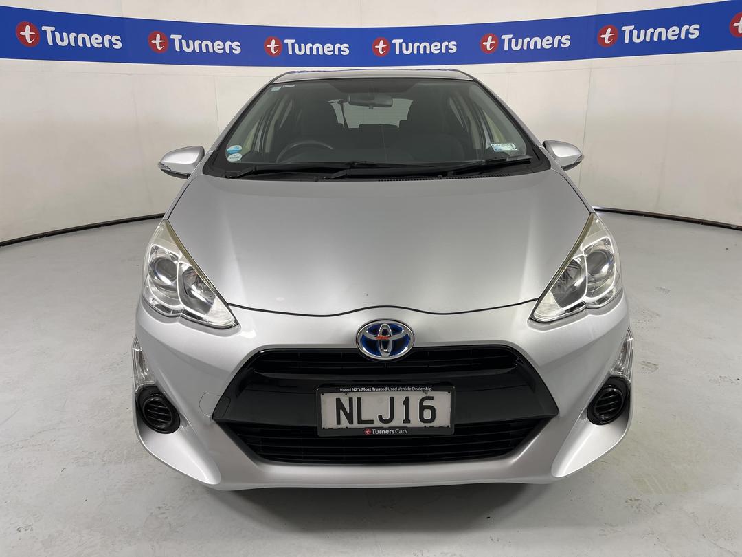 Photo '2' of Toyota Aqua