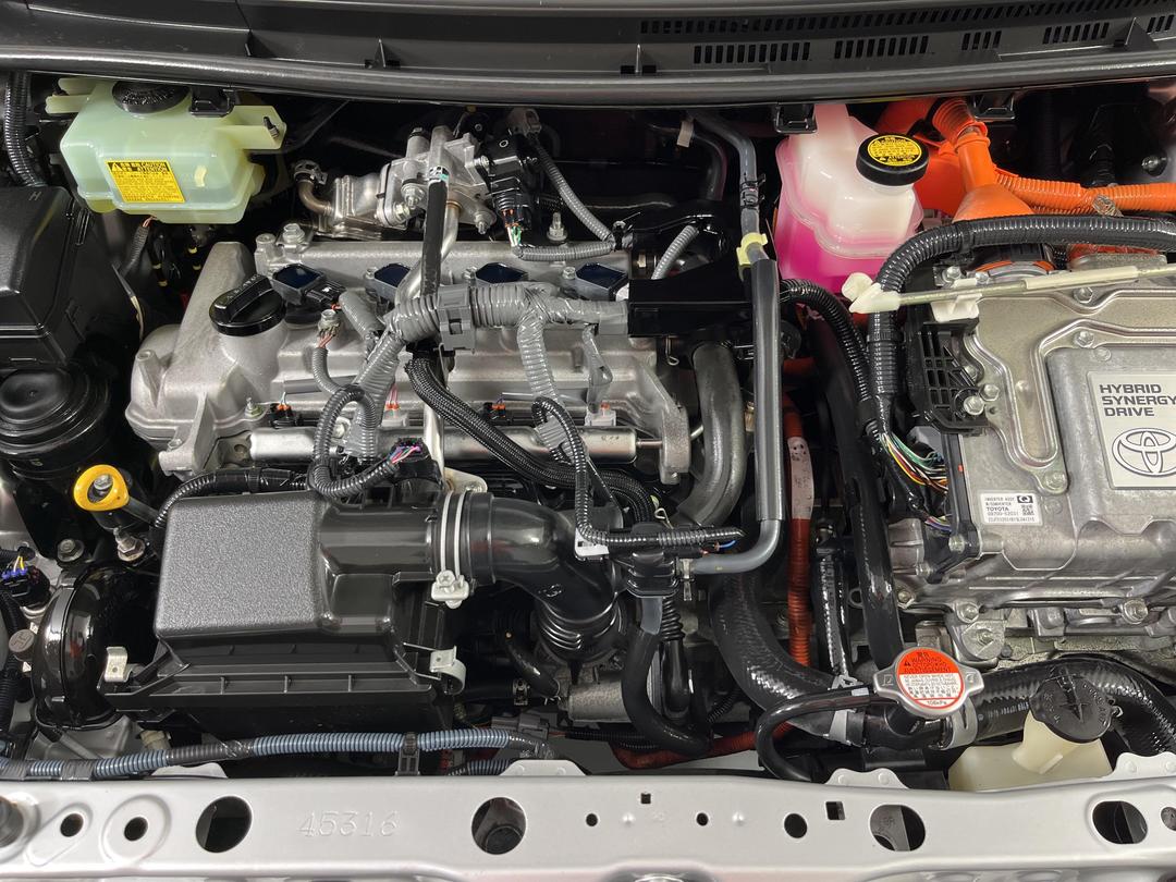 Photo '13' of Toyota Aqua