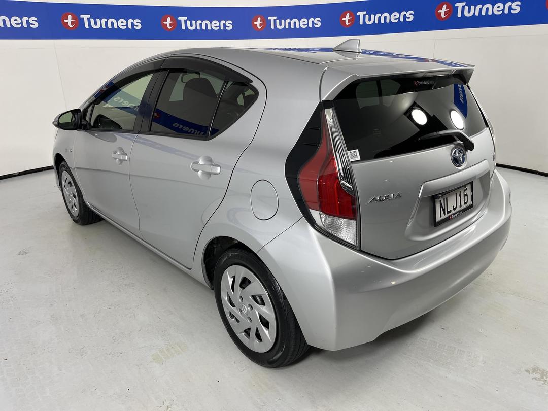 Photo '5' of Toyota Aqua