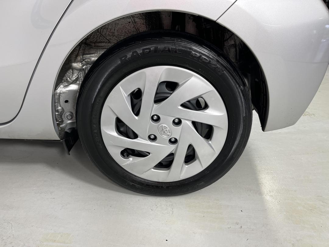 Photo '11' of Toyota Aqua