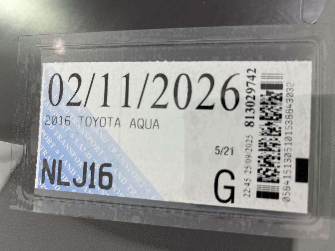 Photo '24' of Toyota Aqua
