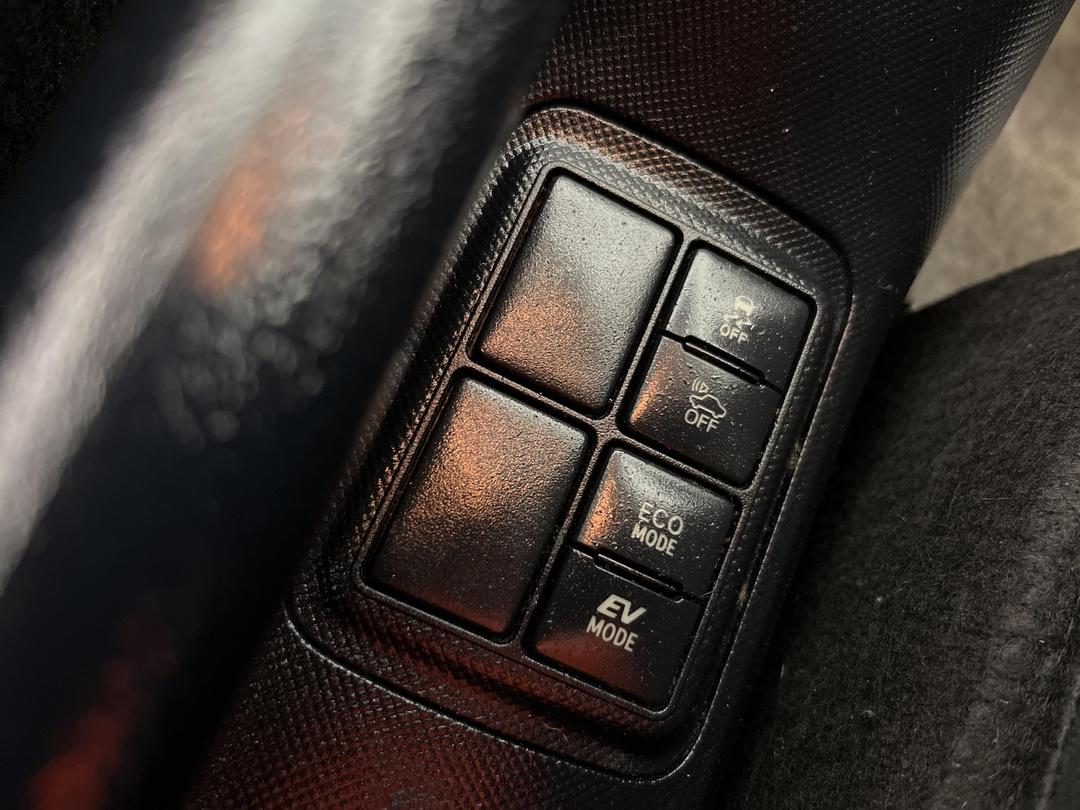 Photo '25' of Toyota Aqua