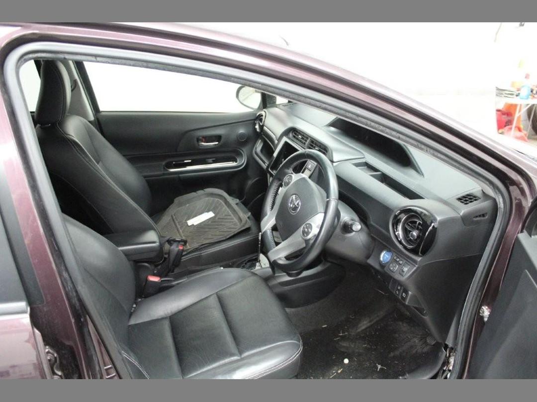 Photo '12' of Toyota Aqua