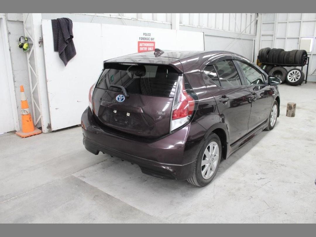 Photo '3' of Toyota Aqua