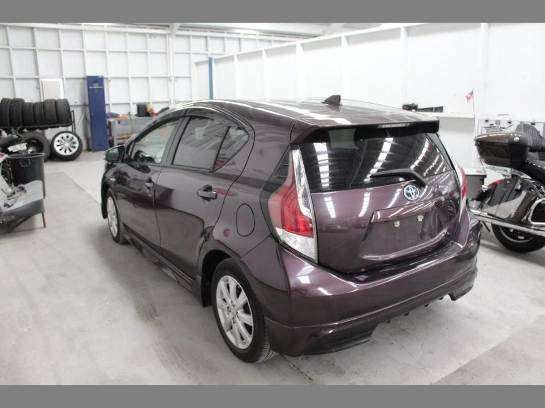 Photo '4' of Toyota Aqua